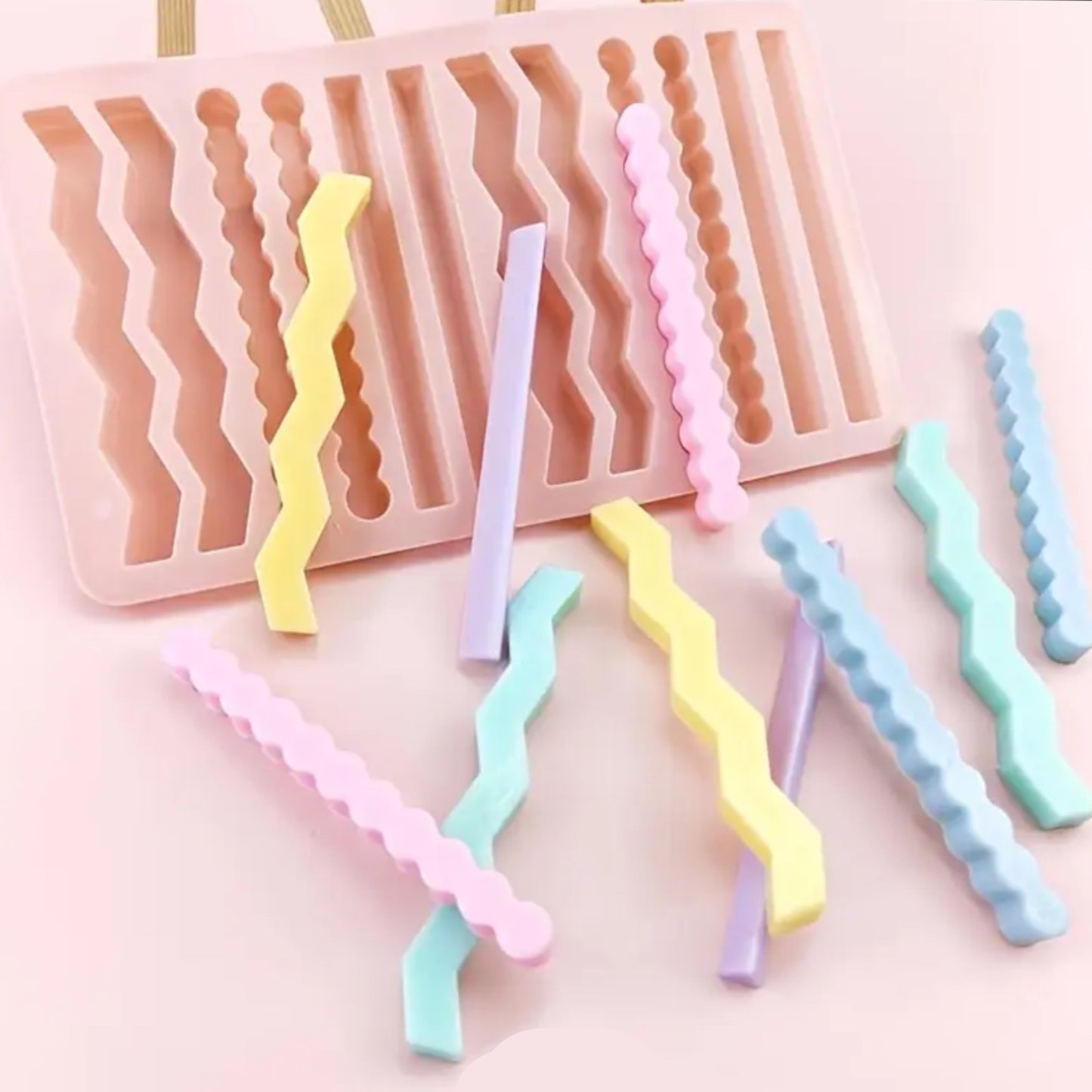Molde con 12 velitas para cumpleaños