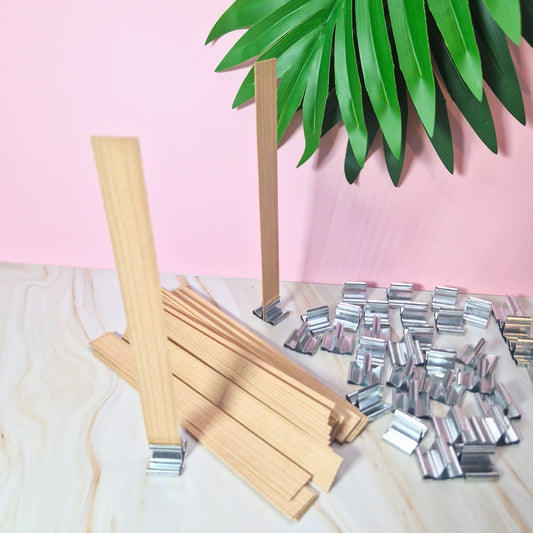 Paquete de 10 Mechas de madera natural con su base metálica para velas