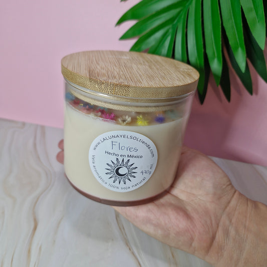 Vela aromática “flores” grande con tapa de bambú